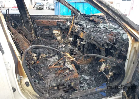 2000 Toyota Avalon Xl from USA, damaged, VIN 4T1BF28B1YU010240